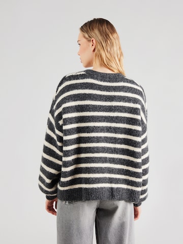 VERSTIQUE Cardigan i grå