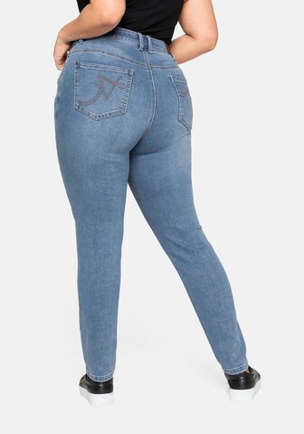 SHEEGO Slimfit Jeans in Blau