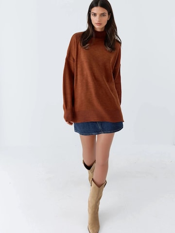 Pullover extra large di My fashion in marrone