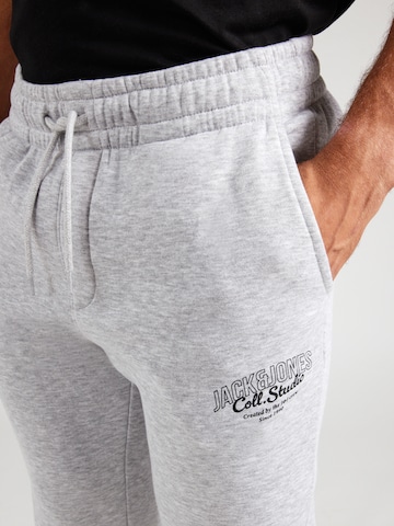 JACK & JONES Конический (Tapered) Штаны 'JPSTGORDON MAKOTO' в Серый
