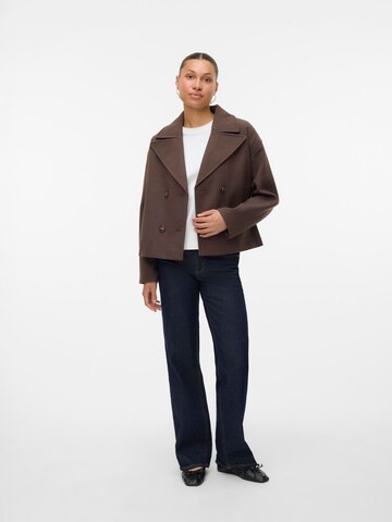 VERO MODA - Chaqueta de entretiempo 'VMVinceline' en marrón: frente