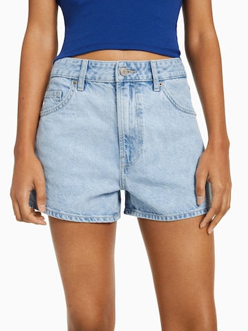 Bershka Loosefit Shorts in Blau