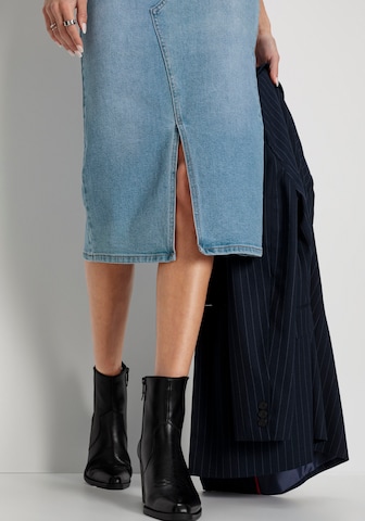 HECHTER PARIS Skirt in Blue