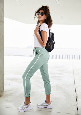 Coupe slim Pantalon BENCH en vert