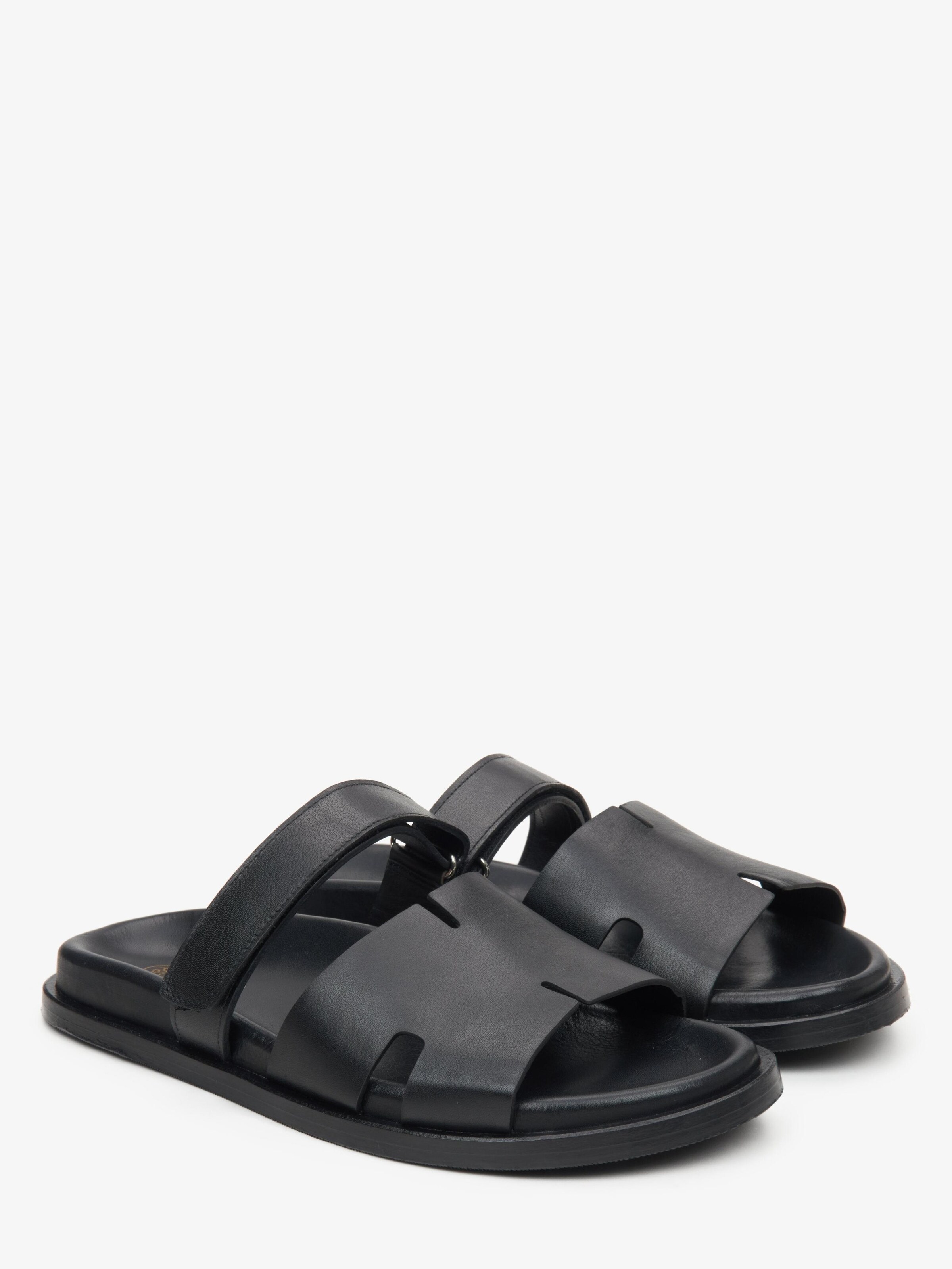 Estro Sandals '48-27' in Black