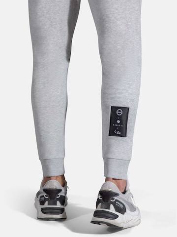 MOROTAI Slimfit Sporthose 'CORPORATE' in Grau