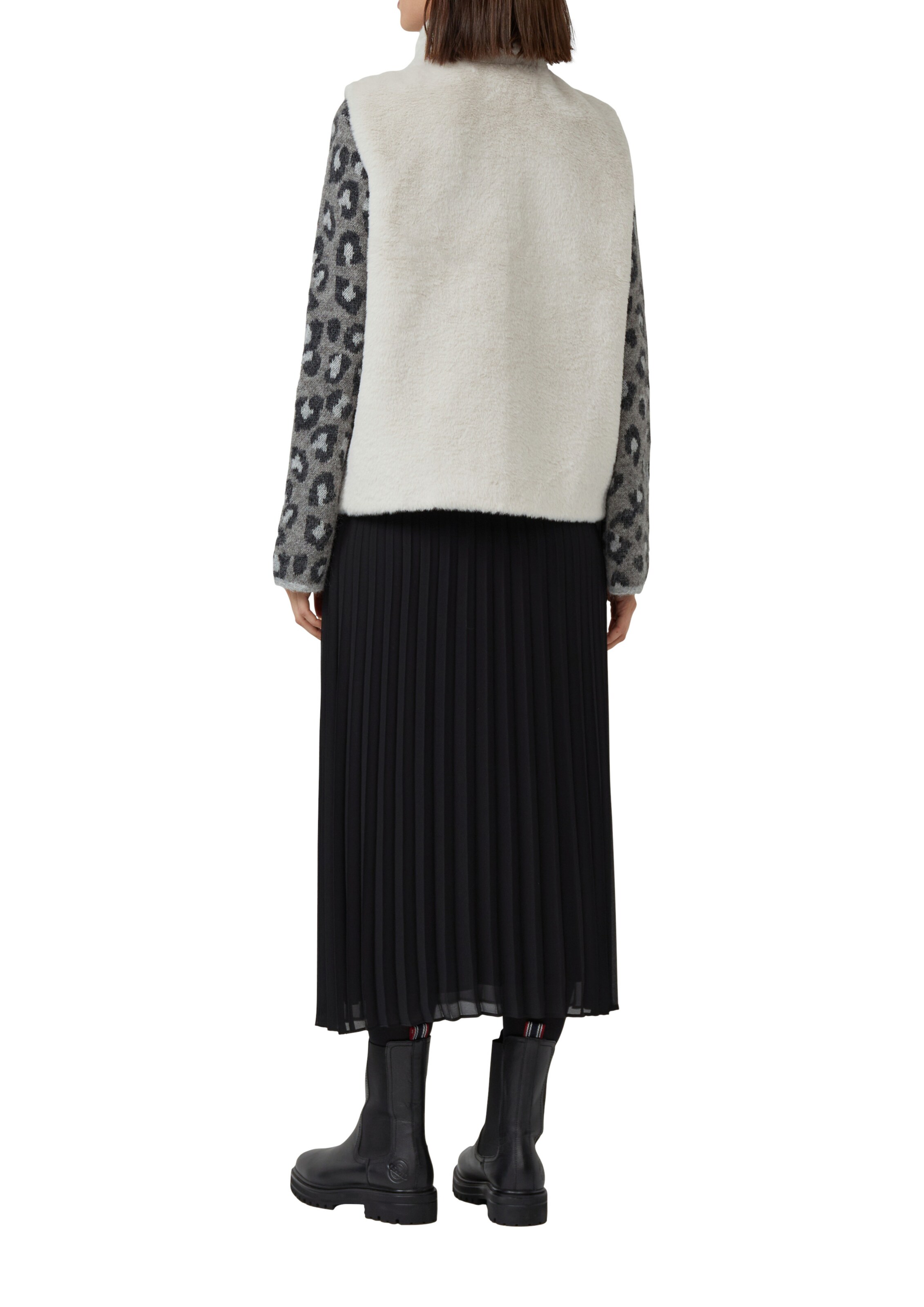 s.Oliver Жилетка в Бежевый