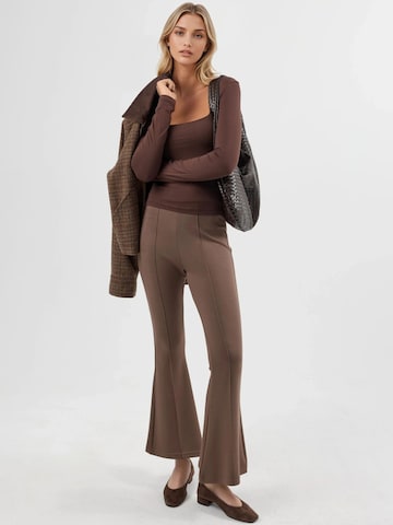 Busem Blouse in Bruin