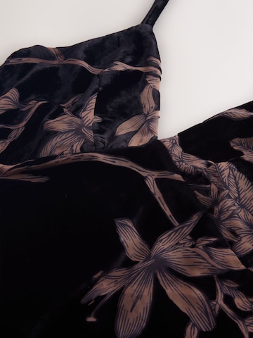 Next Kleid in Schwarz