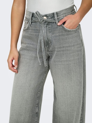 ONLY Baggy Jeans 'Gianna' in Grey