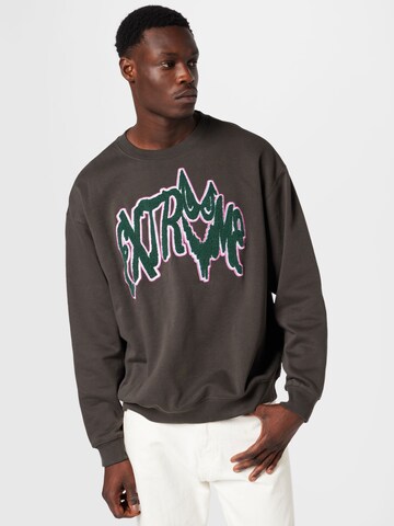 WEEKDAY Sweatshirt in Braun: Vorderseite