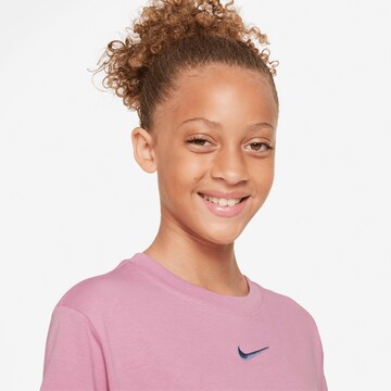 Nike Sportswear T-shirt i rosa