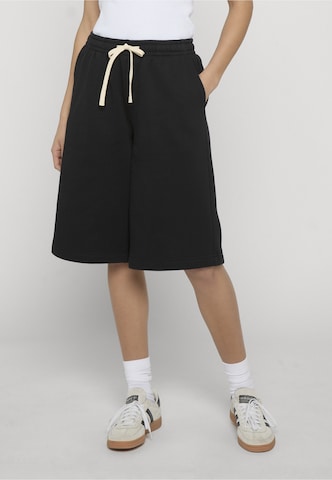 Urban Classics Regular Hose in Schwarz: Vorderseite