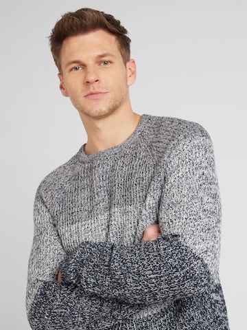 BRAVE SOUL Sweater in Grey