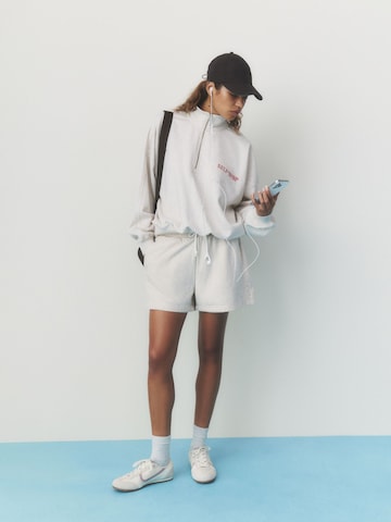 self. Regular Broek in Beige: voorkant