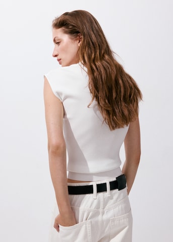Tops en tricot 'CANELONS' MANGO en blanc