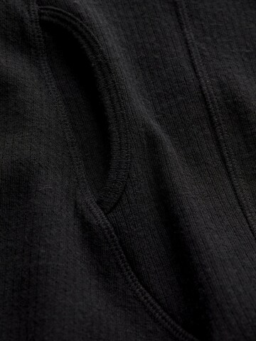 Regular Pantaloni de la Next pe negru