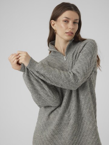 Robes en maille VERO MODA en gris