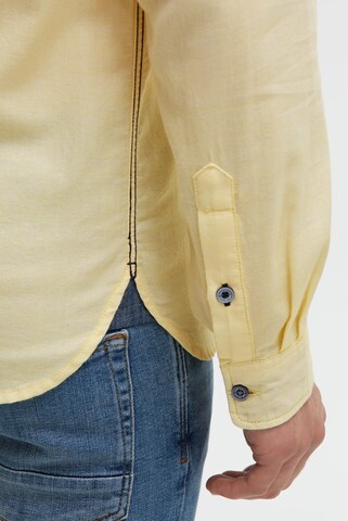 CAMP DAVID Regular Fit Jacquard-Langarmhemd mit Artworks in Gelb: Vorderseite