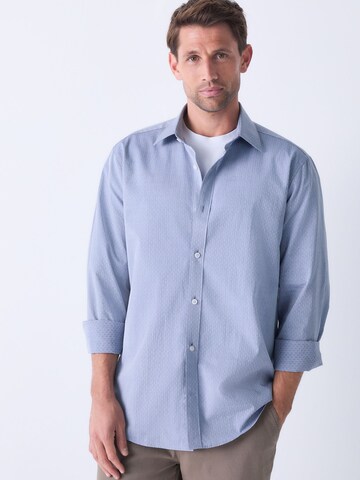 Coupe regular Chemise Next en bleu : devant