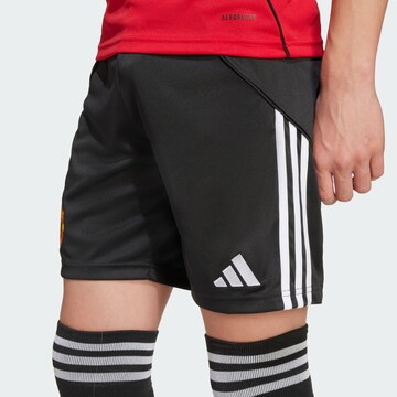 ADIDAS PERFORMANCE Regular Sportshorts 'Manchester United 25/26' in Schwarz: Vorderseite