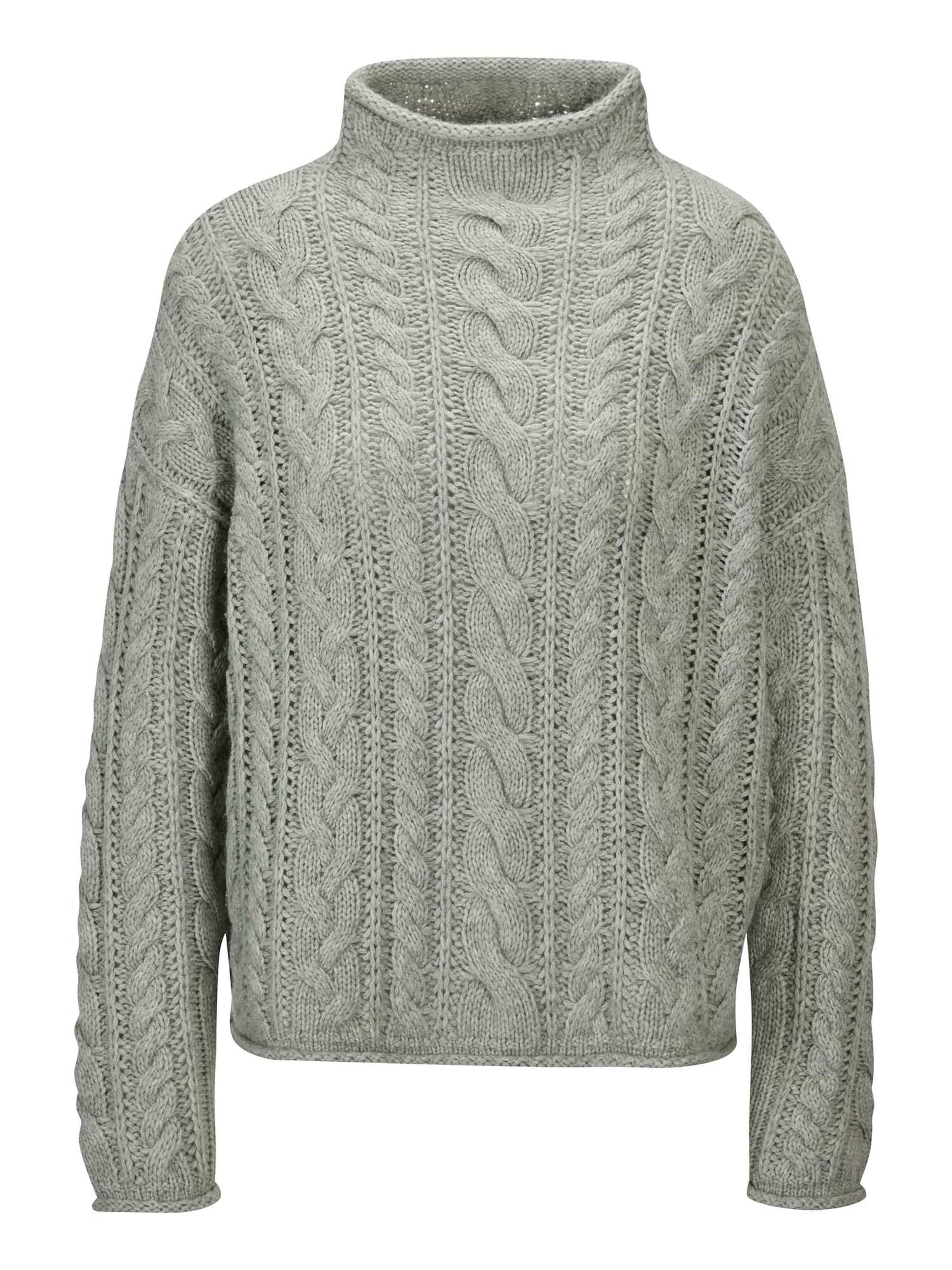 MADELEINE Pullover in Grau: Vorderseite