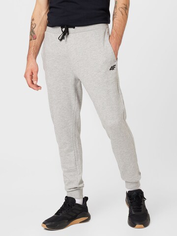 4F Tapered Workout Pants in Grey: front