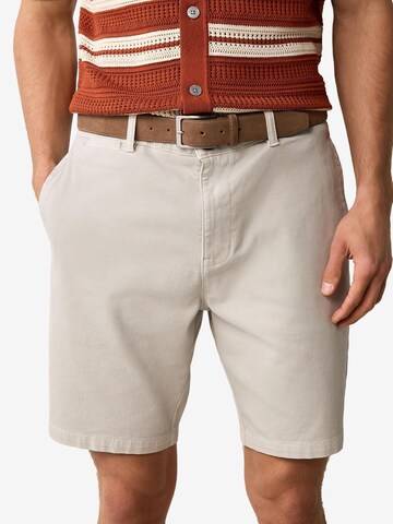 regular Pantaloni chino di Next in grigio: frontale