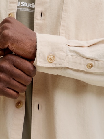 JACK & JONES Comfort fit Koszula 'JJETRISTAN' w kolorze beżowy
