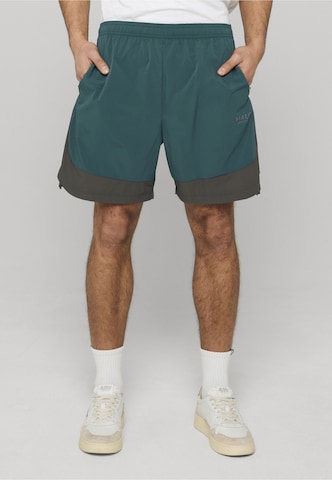 HALO Regular Workout Pants 'Division' in Green: front