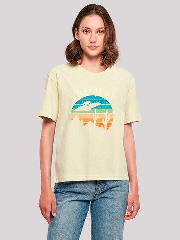 T-shirt 'I Believe UFO Alien Sonnenuntergang' F4NT4STIC en jaune : devant