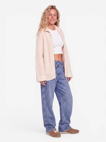 About You x Jessica Haller Strickjacke in Weiß