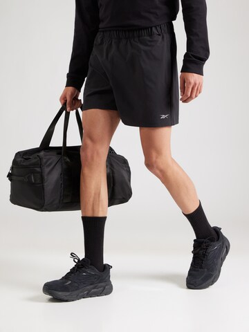 Reebok Regular Sportshorts 'NIGEL' in Schwarz: Vorderseite