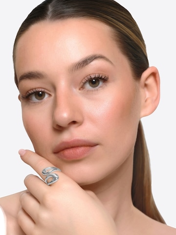 Bague Heideman en argent : devant