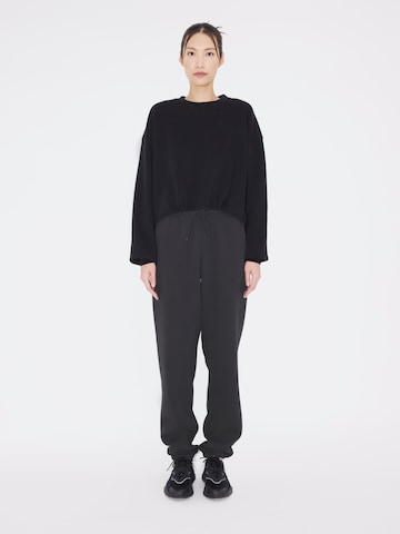 Tapered Pantaloni 'Ruby' de la LeGer by Lena Gercke pe gri