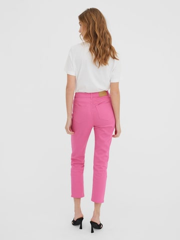 VERO MODA Regular Jeans 'Brenda' in Roze