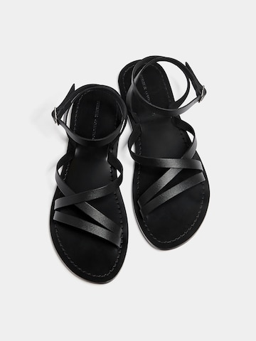 Pull&Bear Sandalen met riem in Zwart