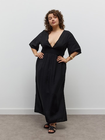 Robe CITA MAASS en noir : devant