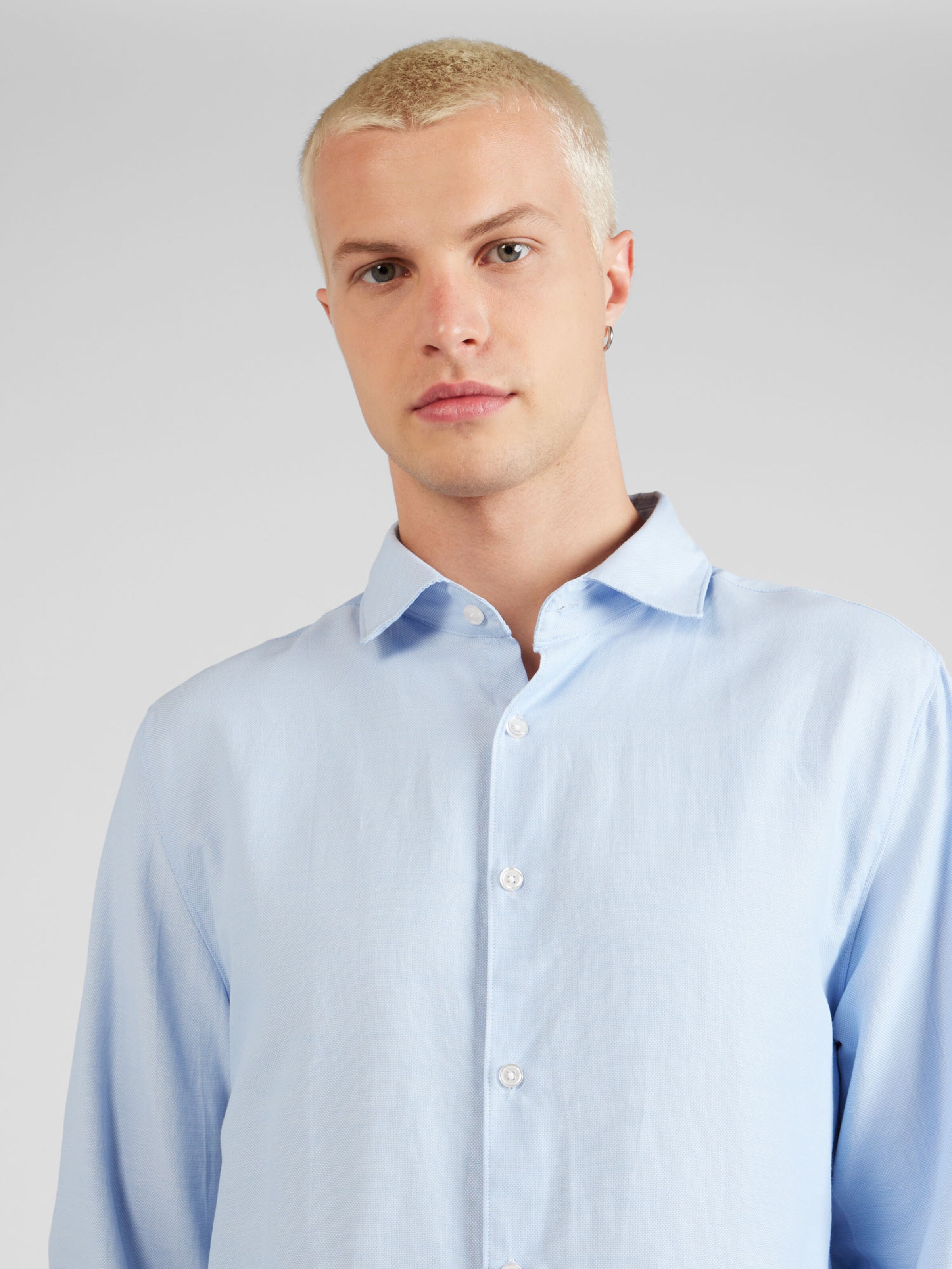 Coupe regular Chemise BURTON MENSWEAR LONDON en Bleu Clair ABOUT YOU