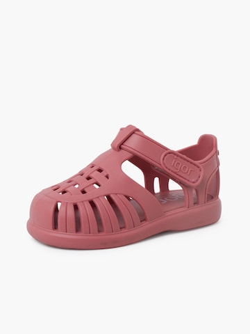 IGOR Beach & Pool Shoes in Pink: front