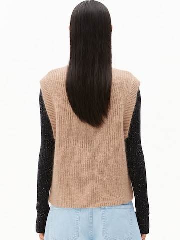 ARMEDANGELS Top in Brown
