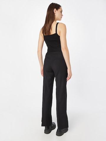 ESPRIT - regular Pantalón de pinzas en negro