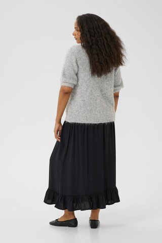 Cardigan KAFFE CURVE en gris