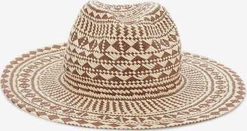 GUESS Hat in Beige: front