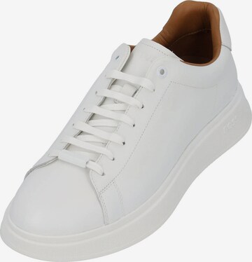 HUGO Sneakers in White: front