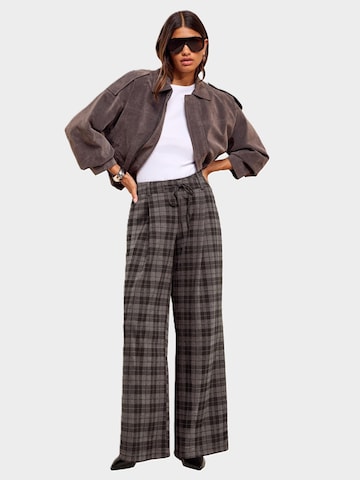 Wide leg Pantaloni con pieghe di Friends Like These in grigio: frontale