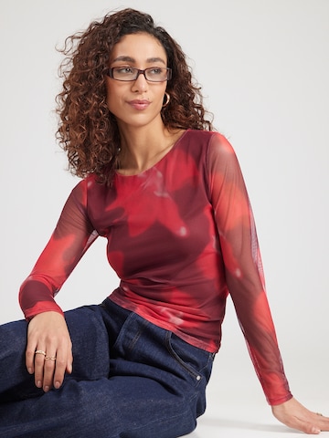 Hailys Paita 'Kr44isty' värissä punainen: etupuoli