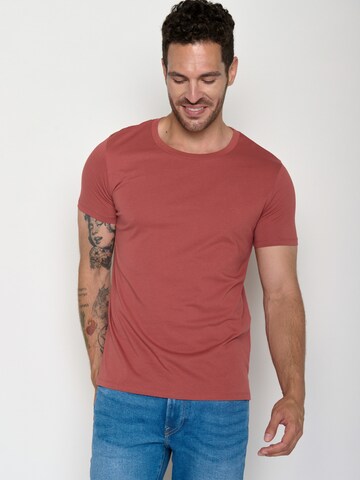 GREENBOMB T-Shirt 'Guide' in Rot: Vorderseite