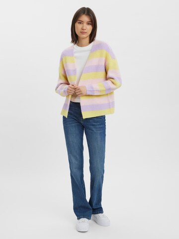 VERO MODA - Casaco de malha 'Julie' em amarelo