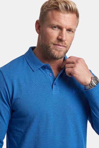 Men Plus Shirt in Blue